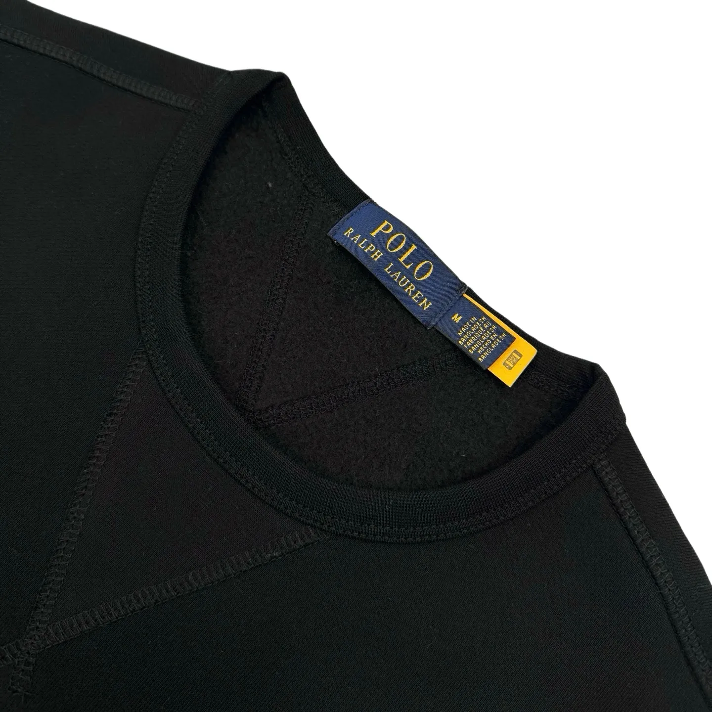 🅿️320 [Exclusive supply] Ralph Lauren pony embroidered crew neck sweatshirt (black). Original purchase and development for 1,690. The fabric is made of customized cloud-like honey cotton fleece sweatshirt material. It feels delicate and comfortable against the skin. It is based on matte gray and comes with a soft light filter. The exquisite indigo pony logo is embellished. It is highly recognizable. It has an atmosphere of freedom and vitality. A symphony of pure and smart colors. Outline high-end silhouettes with extreme simplicity and become the focus of vision. Demonstrate taste in silence, using imported machine embroidery technology. Use advanced computer control systems and precision mechanical components to achieve iconic pony embroidery operations. High precision. The lines are smooth and delicate, using the Hasuo process. Sewing with specific machines. Hasuo has high fastness and adds visual effects. It is time-consuming and labor-intensive, and the fabrics have been washed. It has a better hand feel and texture. It is not easy to deform and is not easy to shrink. Not easy to fade and maintain long-lasting beauty. Size:S-M-L-XL